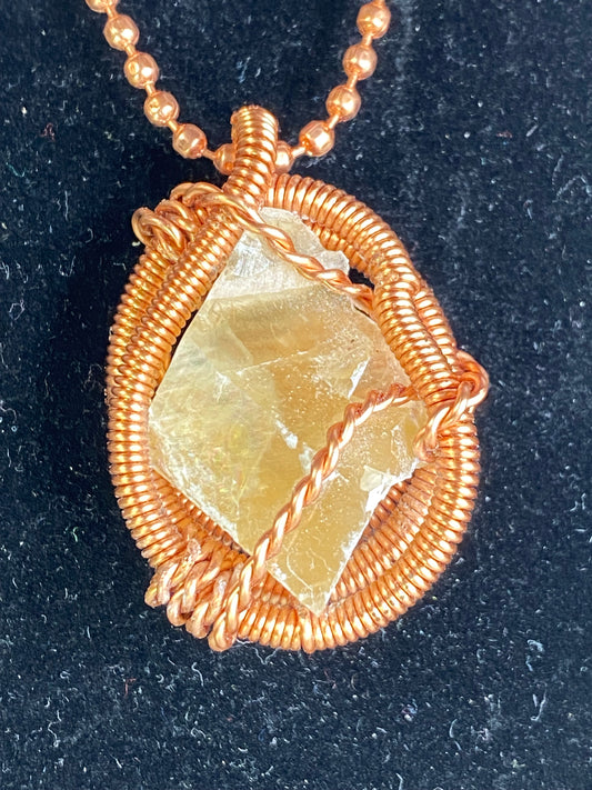 Honey calcite(petite #2)